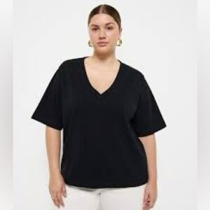 Universal Standard Black Boxy Short Sleeve Tee